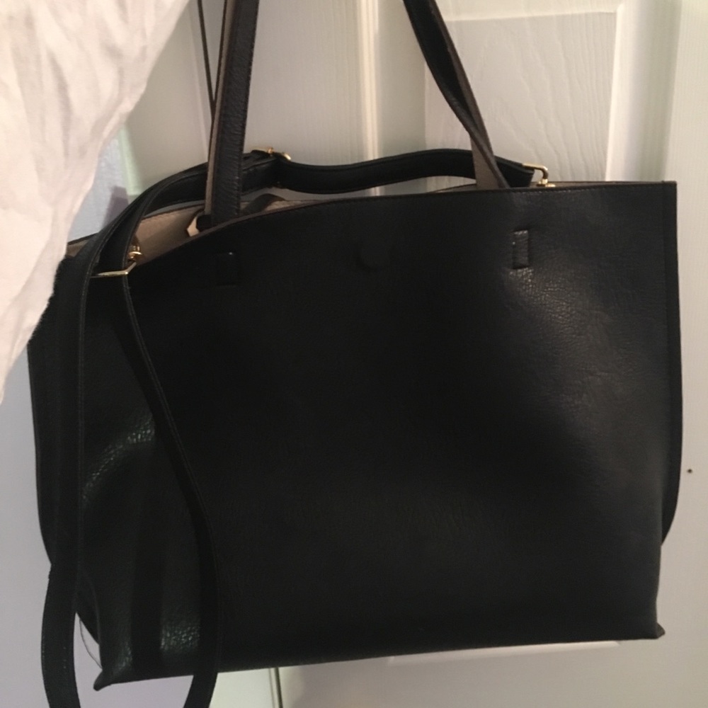 Black leather medium size bag